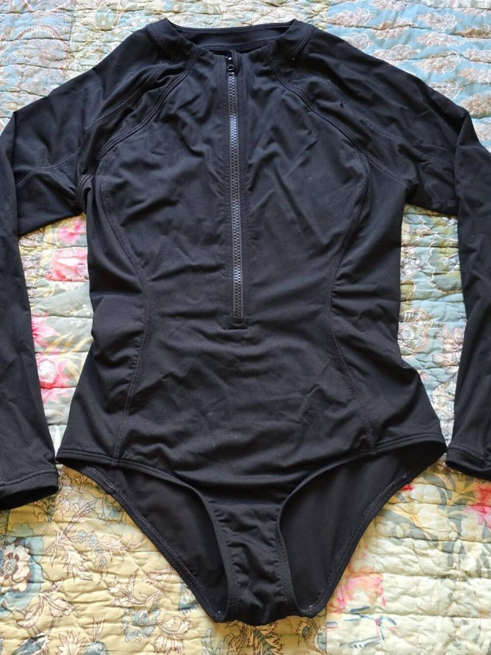 Athleta Sun Shield One Piece Rashguard Swimsuit Women's Size XS (0-2) - Like New